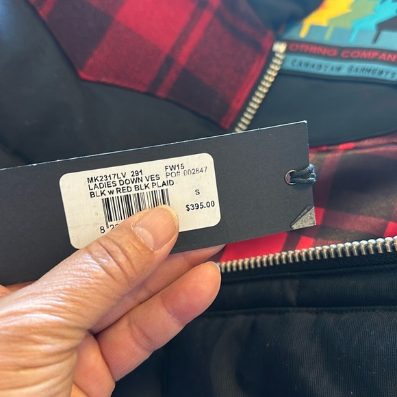 Moose knuckles Mirabel ladies peak vest 291 S. Brand New never worn. - Picture 10 of 10